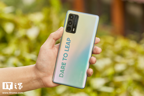 realme真我X7 Pro至尊版再成爆款：性能越級，價格降維