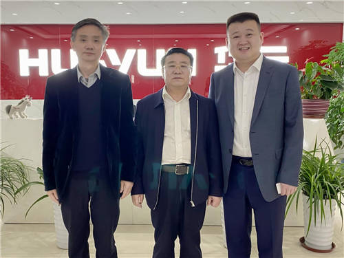江西省政協(xié)副主席、省工商聯(lián)主席雷元江一行蒞臨華云數(shù)據(jù)調(diào)研考察：鼓勵(lì)加強(qiáng)自主創(chuàng)新 提高企業(yè)核心“硬實(shí)力”