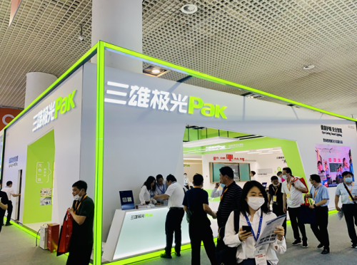 鏖戰(zhàn)教裝展！三雄極光亮出智能賽道利器