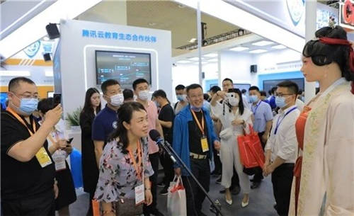 中國教育裝備展在廈門舉辦 網(wǎng)龍實力演繹未來教育圖景