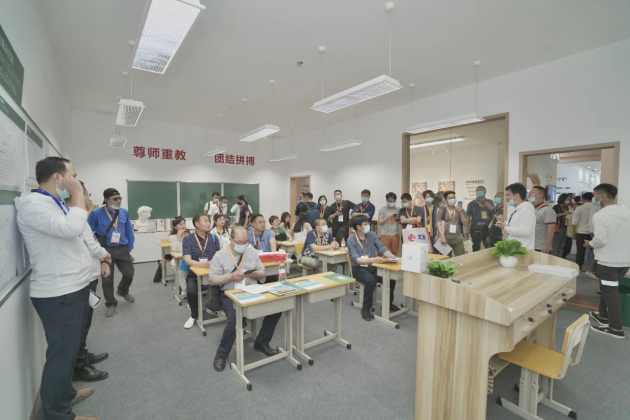 雷士照明攜“智慧校園”亮相教育裝備展，守護青少年光健康未來