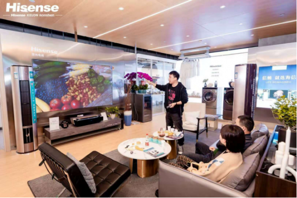 海信品質(zhì)之家長沙開業(yè)，顧客當(dāng)場買走一臺(tái)10萬激光電視