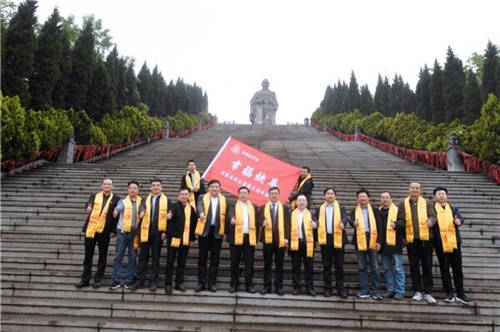 中國性學(xué)會“幸福快車”發(fā)車，仲景宛西制藥名家進(jìn)基層走進(jìn)河南西峽