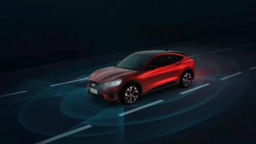 福特電馬PK特斯拉Model Y，談?wù)勱P(guān)于電動車的那些事兒