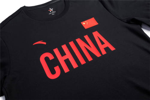 齊齊助力冬奧，安踏官宣王一博代言網(wǎng)友齊點贊