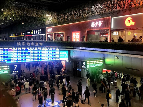 領(lǐng)跑假期消費，西少爺單店熱銷10萬