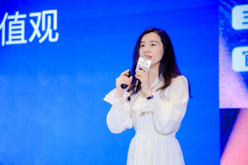 真人力出席2021中國品牌博鰲峰會(huì)，創(chuàng)始人CEO曾麗曉接受CCTV專訪