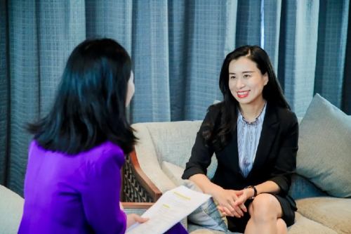 真人力出席2021中國品牌博鰲峰會(huì)，創(chuàng)始人CEO曾麗曉接受CCTV專訪