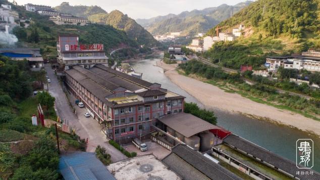 成功圈粉楊麗萍，肆拾玖坊玩轉(zhuǎn)體驗(yàn)經(jīng)濟(jì)生意經(jīng)