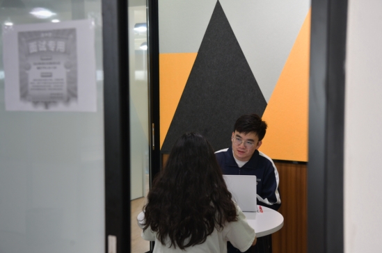 新職業(yè)故事：作業(yè)幫三個95后輔導老師在成都