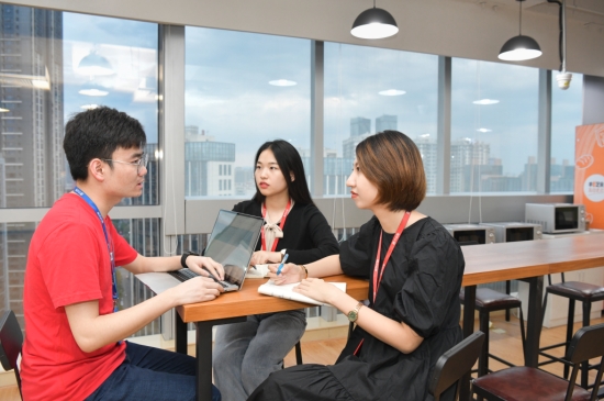 新職業(yè)故事：作業(yè)幫三個95后輔導老師在成都