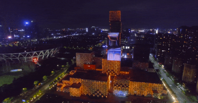 利亞德裸眼3D LED顯示屏，點亮多地網紅地標