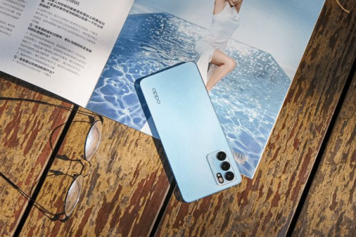 論顏值從來沒輸過，OPPO Reno6外觀亮眼，夏日晴海配色絕了