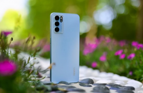 論顏值從來沒輸過，OPPO Reno6外觀亮眼，夏日晴海配色絕了