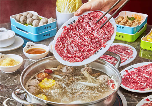 街電共享充電寶獨家入駐八合里牛肉火鍋，滿電續(xù)航盡享正宗潮汕味道