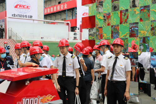力升高科受邀參加全國安全宣傳咨詢?nèi)栈顒?，三款消防機(jī)器人亮相北京主會場