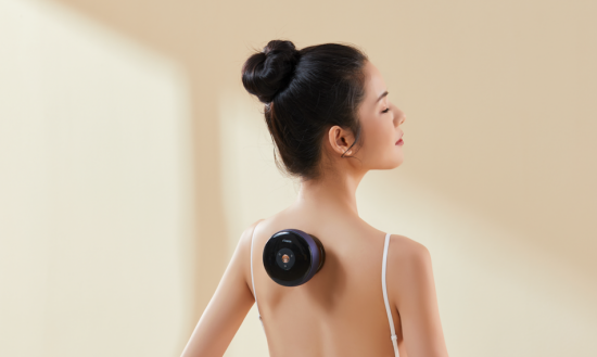 智能有氧、復(fù)合五維，斐壹度Fitdash智能呼吸拔罐按摩儀