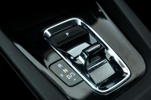 15萬左右的緊湊型車 14代日產(chǎn)軒逸 VS斯柯達(dá)明銳pro，結(jié)果如何？