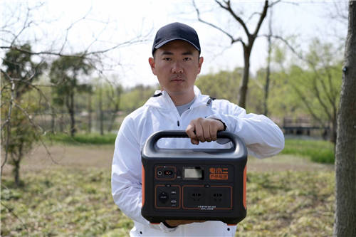 戶外大佬都在用的續(xù)電神器，電小二戶外電源憑什么！