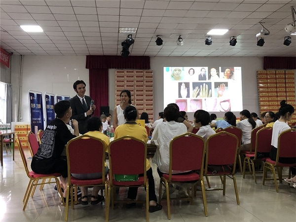 仲景宛西制藥“講經(jīng)典，衛(wèi)健康”走進天府之國四川一心堂