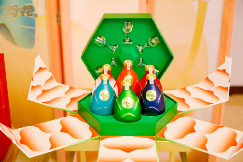 荷花酒舉辦“百城千商大會(huì)”，分享成就展望未來