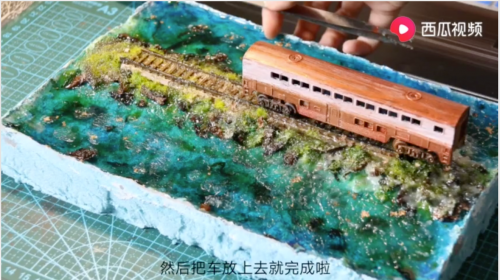 西瓜視頻創(chuàng)作人斗篷棲鴉還原《千與千尋》場景走紅，網(wǎng)友：被治愈了