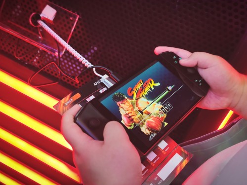 AYANEO 攜搭載 AMD 銳龍7 4800U 新品首秀 ChinaJoy ，并喜提黑金獎