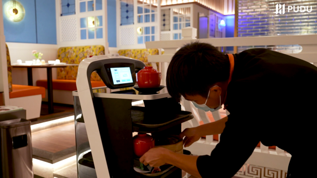 普渡機器人入駐廣州宴江南，賦能餐廳創(chuàng)新經營
