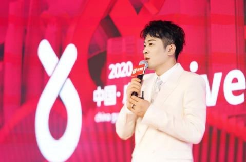 主播辛巴（辛有志），憑什么拿下這么多殊榮？