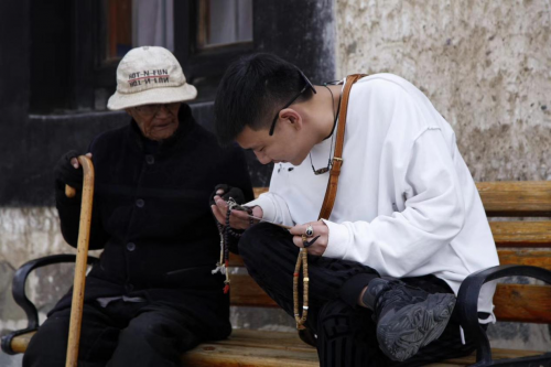 逃離上海到拉薩，96年小伙在微拍堂年入千萬