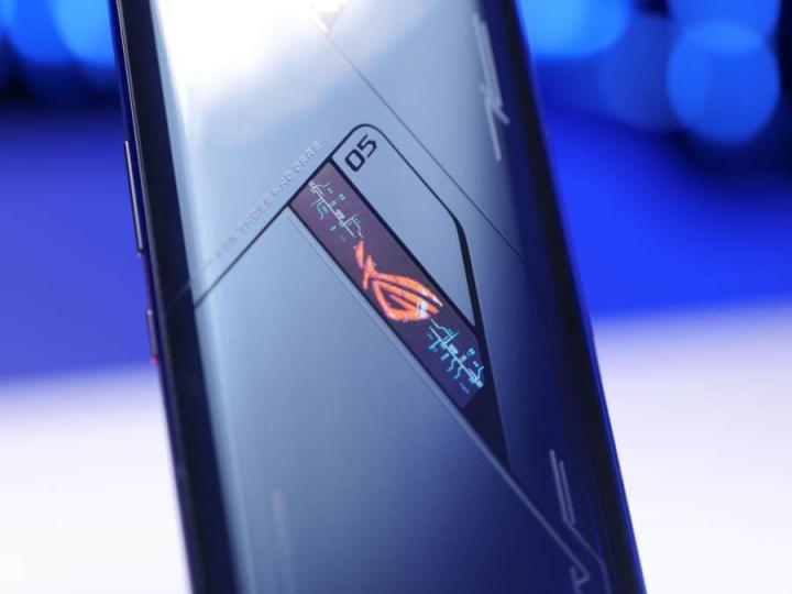 ROG游戲手機5S Pro上手實測，驍龍888 Plus跑分95萬刷新魯大師記錄！