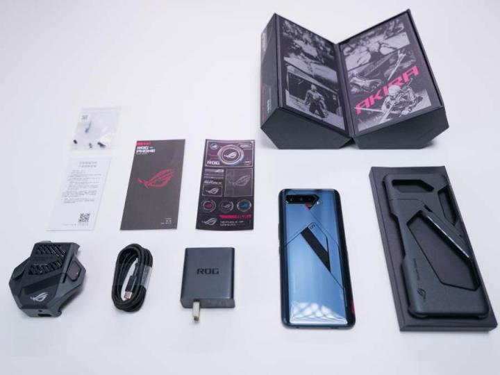 ROG游戲手機5S Pro上手實測，驍龍888 Plus跑分95萬刷新魯大師記錄！