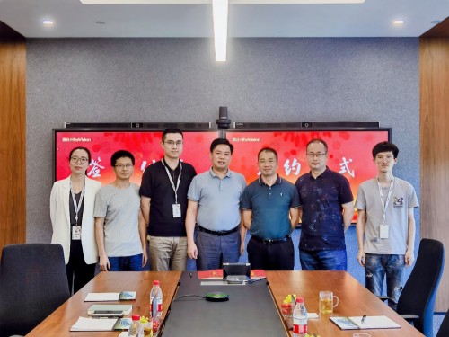鴻合科技牽手校長智庫構(gòu)建服務(wù)型教師培訓體系