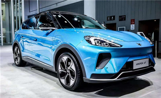極狐汽車全陣容首秀成都車展技術(shù)展區(qū)示范整車安全