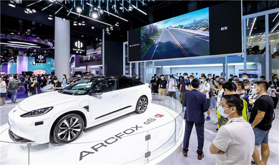 極狐汽車全陣容首秀成都車展技術(shù)展區(qū)示范整車安全