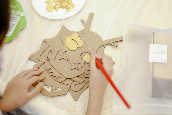 玩轉(zhuǎn)神奇漢字、走進STEAM夏日課堂 華為教育中心暑期活動充實兒童假期生活