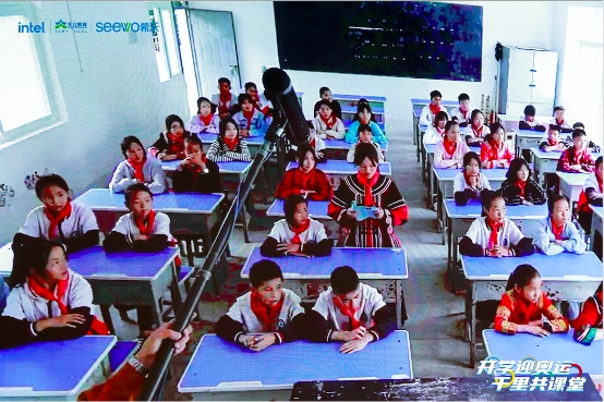 奧運冠軍現(xiàn)身百校開學第一課，助力鄉(xiāng)村學生的體育夢。