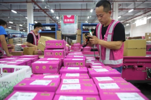 在品控質(zhì)檢這條電商生命線(xiàn)，唯品會(huì)的示范算不算標(biāo)準(zhǔn)？