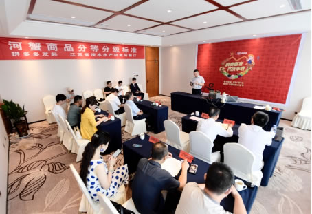 全程嗨翻！康輝、月亮姐姐直播拼農(nóng)貨，互動央視豐收節(jié)晚會致敬農(nóng)民739.jpg