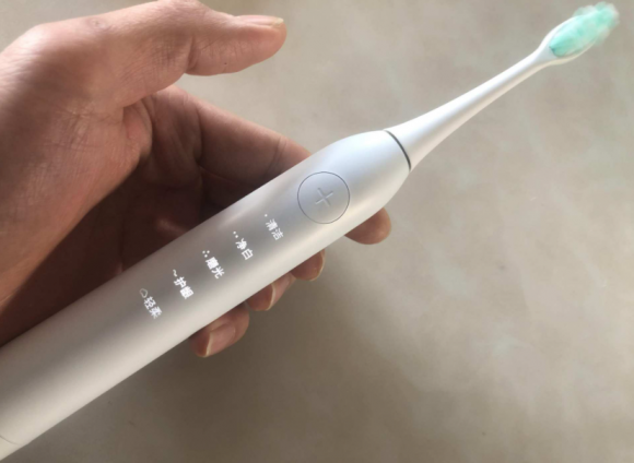 “上火”高發(fā)季節(jié)電動牙刷哪個(gè)牌子好？十大品牌電動牙刷推薦