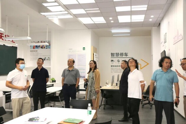 雷士照明攜手設(shè)計(jì)大師共話提升光的價值