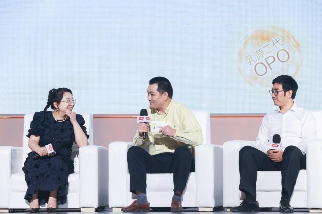 傅首爾首次當“甲方”，巔峰對線解密伊利金領(lǐng)冠“超級配方“！