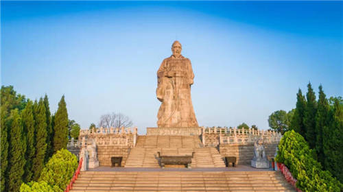 仲景宛西制藥“三分鐘講透經(jīng)典”倡導(dǎo)：攜手同行，共傳經(jīng)典！