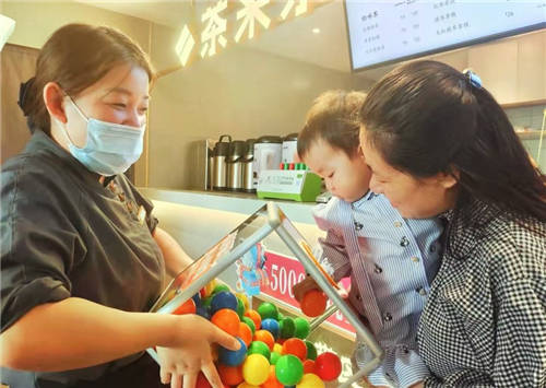 呷哺呷哺、湊湊“十一”雙突破 火鍋消費(fèi)熱潮再起