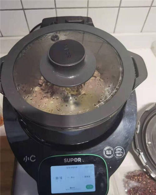 自動(dòng)炒菜機(jī)初體驗(yàn)：買(mǎi)蘇泊爾小C主廚料理機(jī)，值嗎？