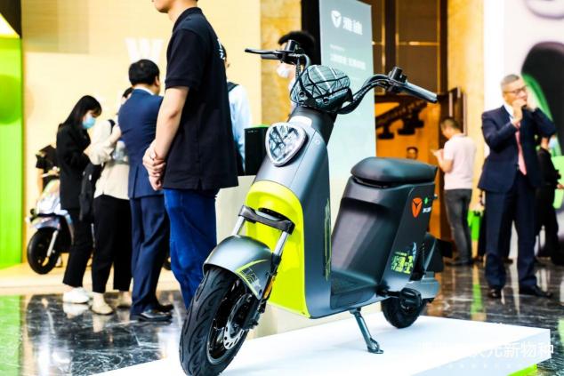 雅迪電動(dòng)車換電系列新品驚艷亮相：1換即走 無(wú)限續(xù)航