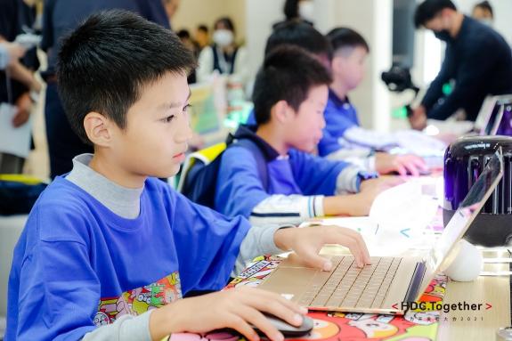 華為在HDC2021舉辦首次少兒編程大賽 花瓣少兒編程讓青少年輕松實現(xiàn)物聯(lián)
