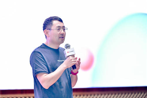 在HDC2021領(lǐng)航出海高峰論壇里，藏著企業(yè)出海的“密碼”