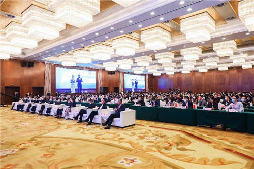 新華三人才研學(xué)中心榮膺“中國(guó)企業(yè)教育先進(jìn)單位百?gòu)?qiáng)”稱號(hào)
