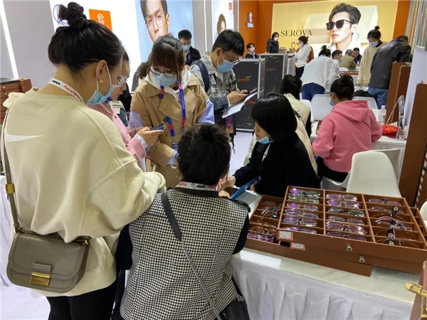 2021年北京眼鏡展，施洛華守護(hù)好視力